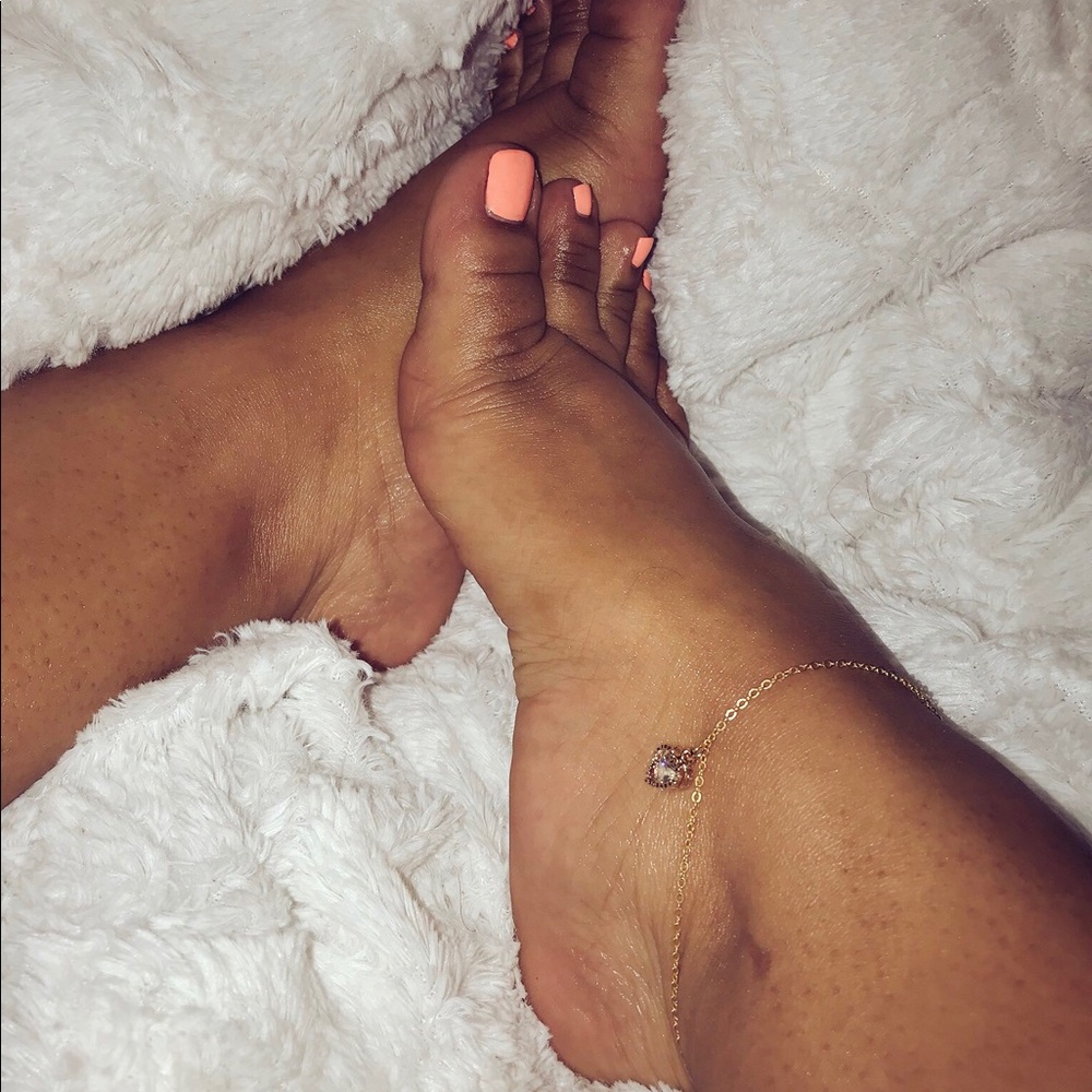 Dainty Gold Crystal Heart Anklet